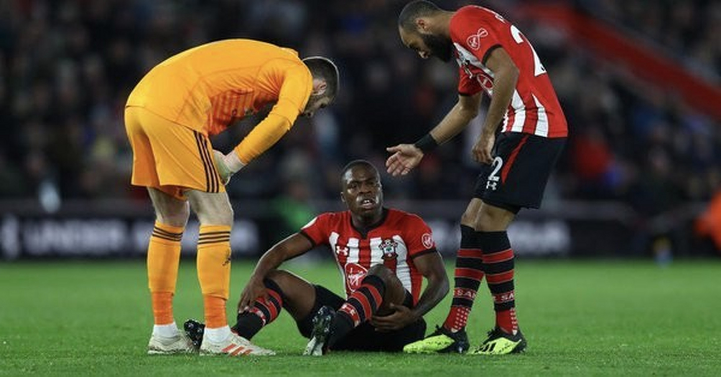 球员突发伤病，球队备战面临新挑战(球员受伤费用谁出)