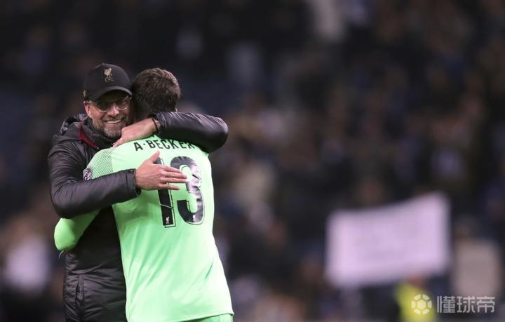 利物浦客场胜巴塞罗那，豪取三分(利物浦对战巴塞罗那)